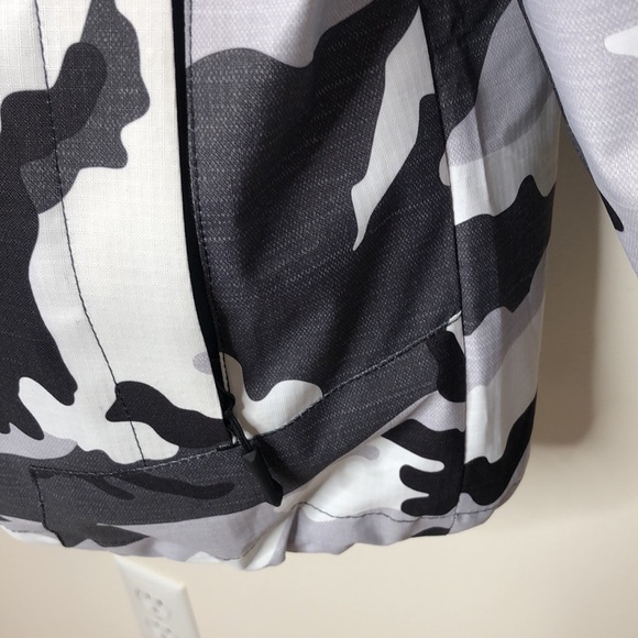 Men’s Moerdeng White Camouflage Jacket - Picture 5 of 8